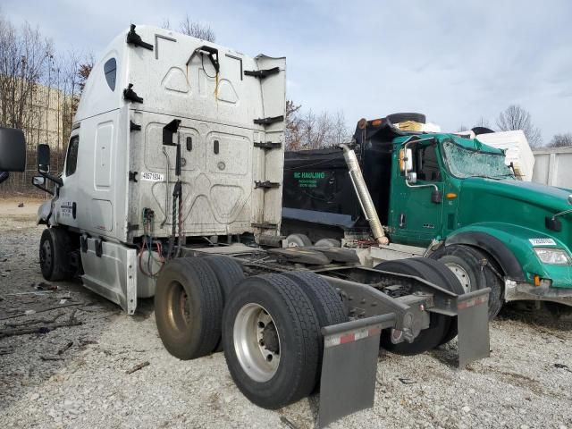 2018 Freightliner Cascadia 126