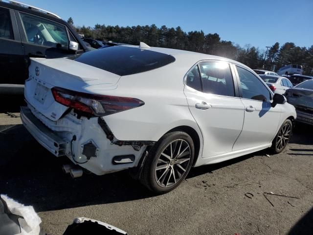 2022 Toyota Camry SE