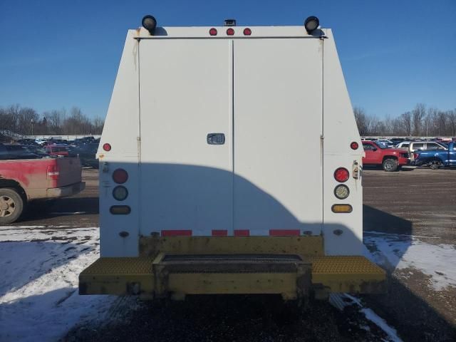 2012 Ford Econoline E350 Super Duty Cutaway Van