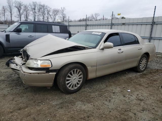 2005 Lincoln Town Car Signature