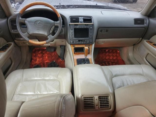 2000 Lexus LS 400