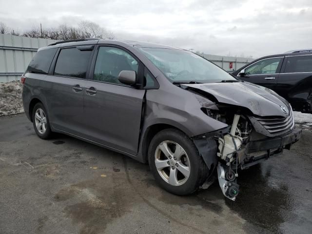 2016 Toyota Sienna LE