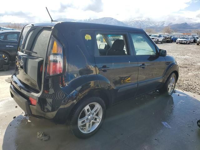 2011 KIA Soul +