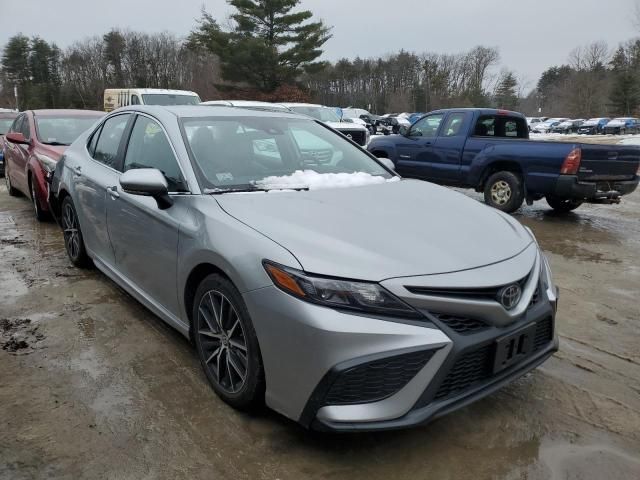 2022 Toyota Camry SE