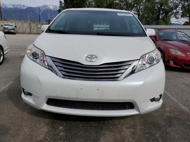 2017 Toyota Sienna XLE