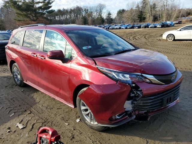 2022 Toyota Sienna XLE