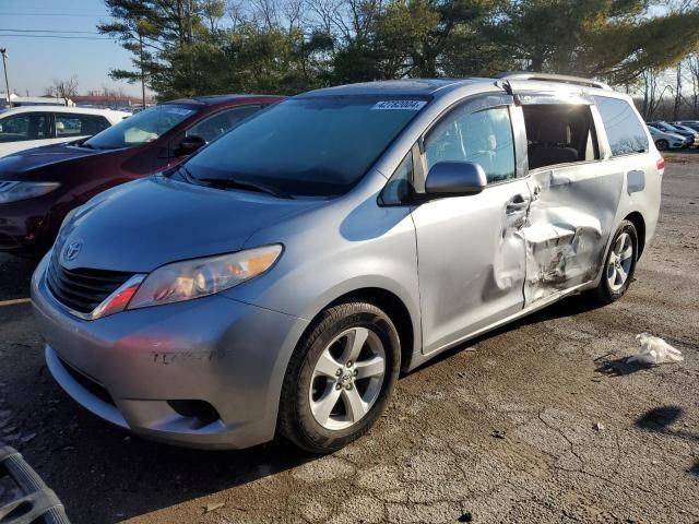 2013 Toyota Sienna LE