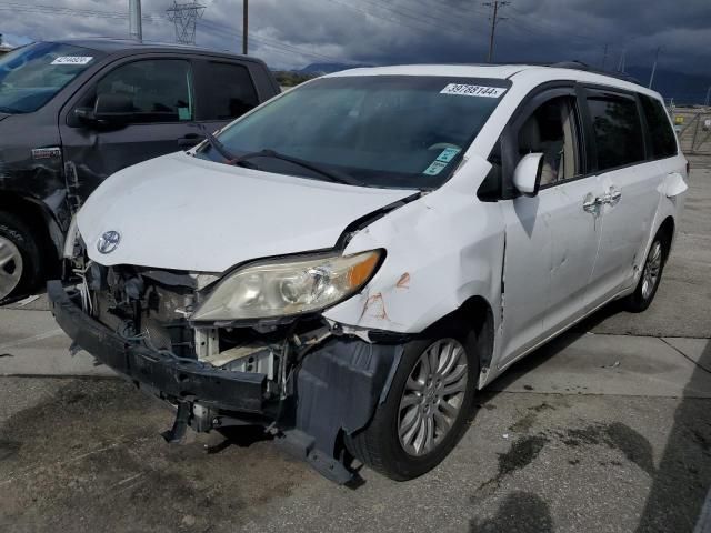 2012 Toyota Sienna XLE