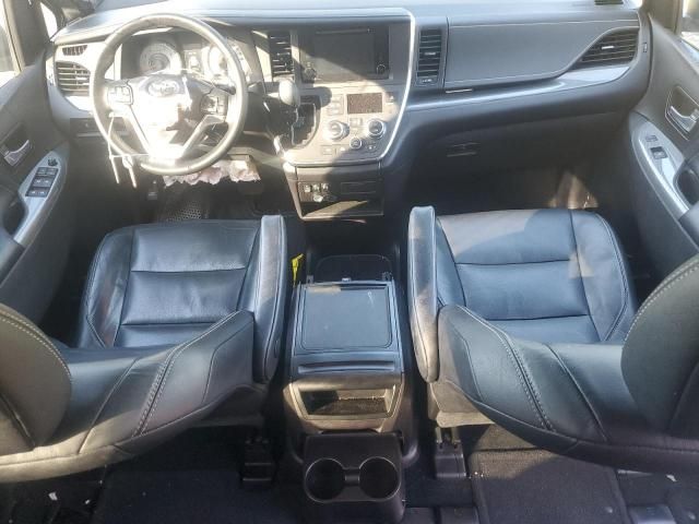 2015 Toyota Sienna Sport