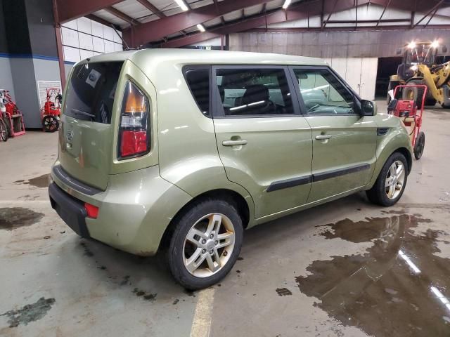 2011 KIA Soul +