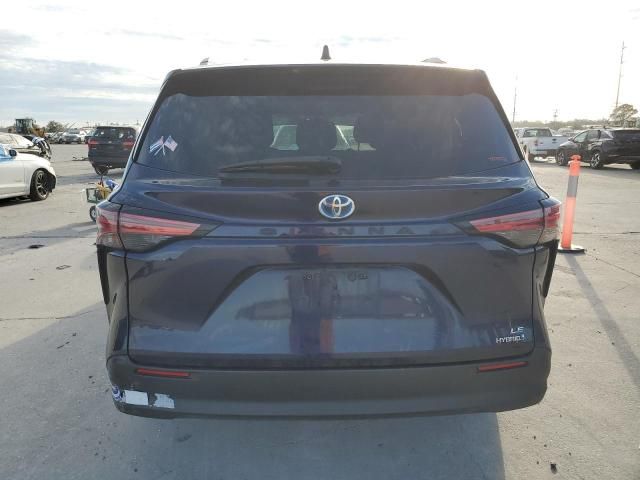 2021 Toyota Sienna LE