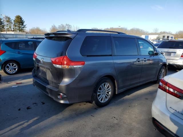 2019 Toyota Sienna SE