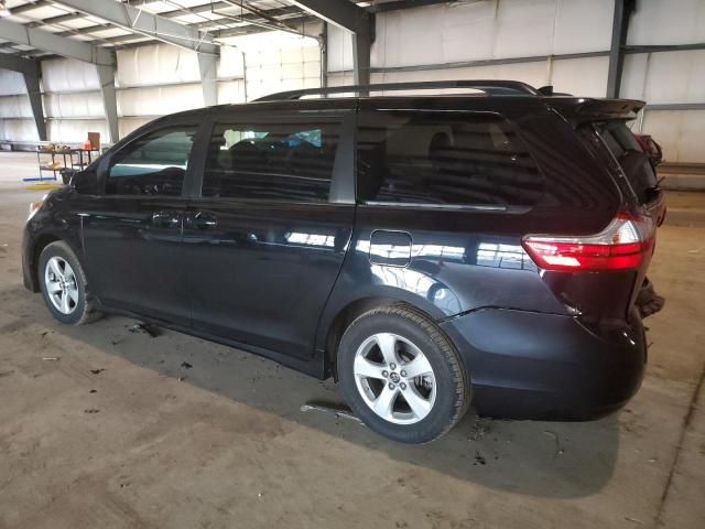 2018 Toyota Sienna LE