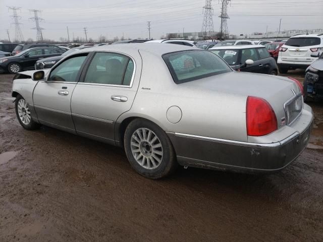 2003 Lincoln Town Car Signature