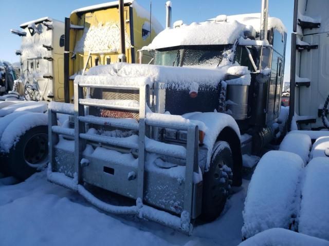 2001 Peterbilt 379