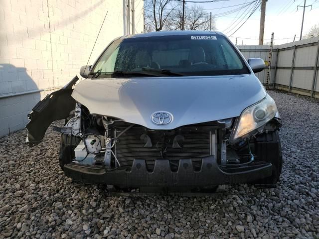 2011 Toyota Sienna LE