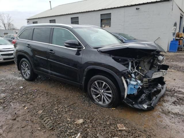 2019 Toyota Highlander SE