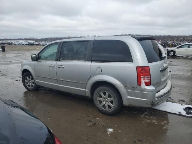 2010 Chrysler Town & Country LX