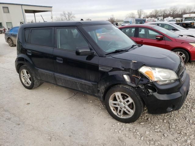 2010 KIA Soul +