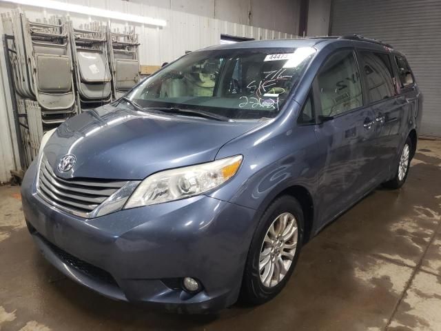 2013 Toyota Sienna XLE