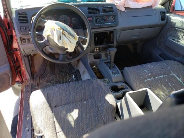 2000 Nissan Frontier Crew Cab XE