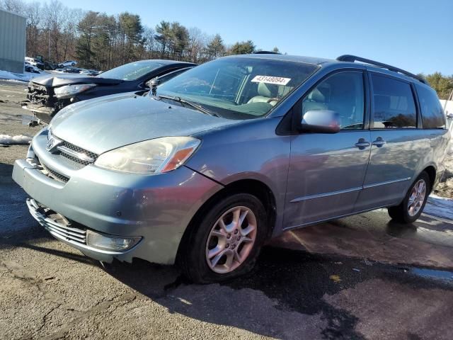 2004 Toyota Sienna XLE