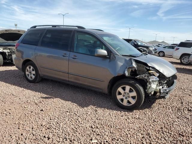 2004 Toyota Sienna XLE