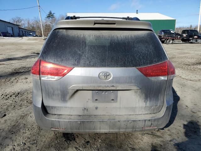 2013 Toyota Sienna XLE