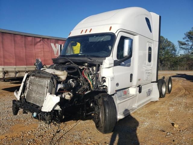 2018 Freightliner Cascadia 126