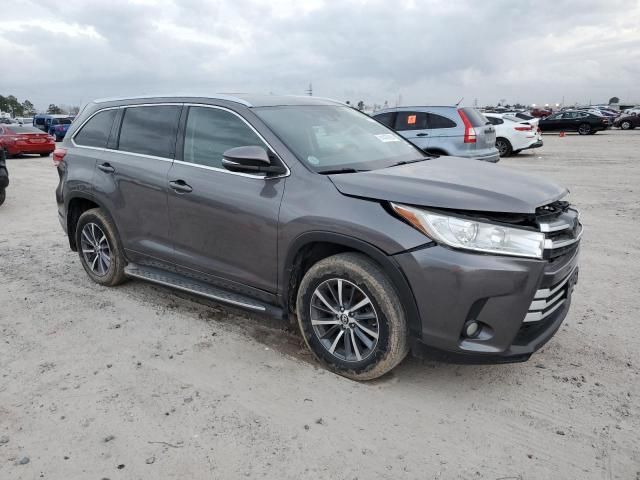 2017 Toyota Highlander SE