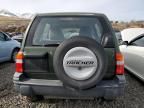 2000 Chevrolet Tracker