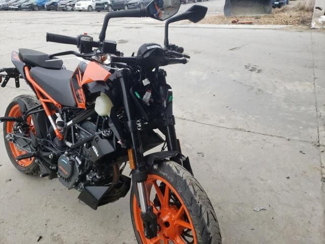 2021 KTM 200 Duke