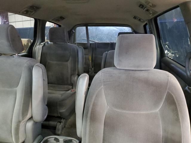 2004 Toyota Sienna LE