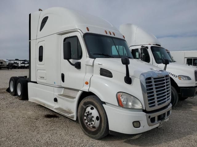 2016 Freightliner Cascadia 113