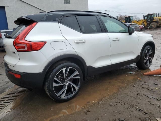 2022 Volvo XC40 T5 R-Design