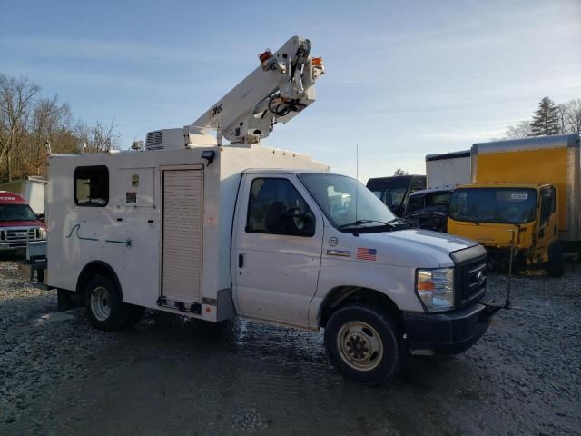 2019 Ford Econoline E350 Super Duty Cutaway Van