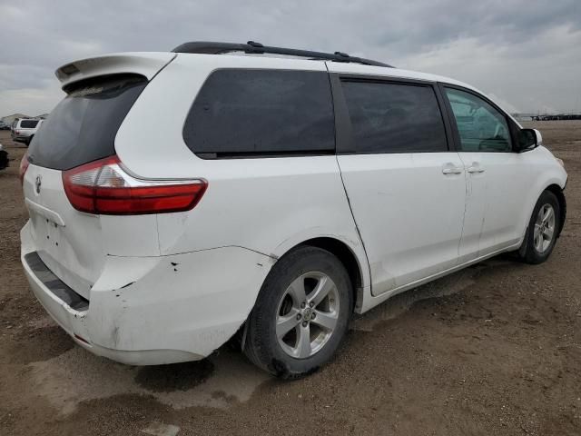 2015 Toyota Sienna LE