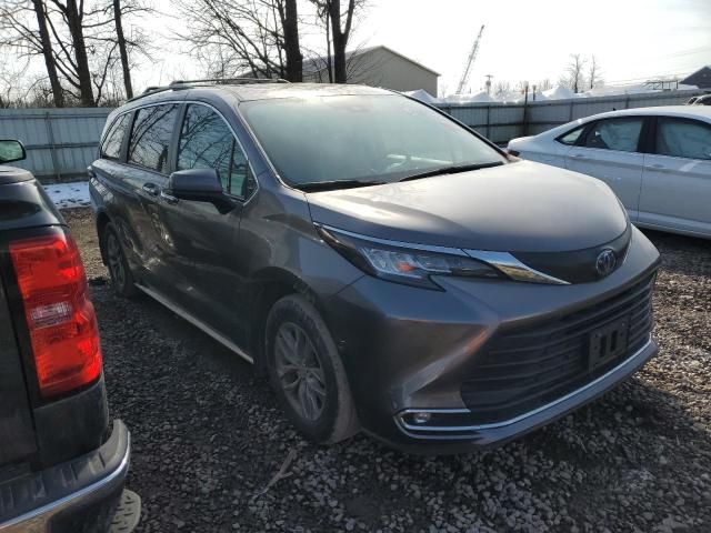 2022 Toyota Sienna XLE