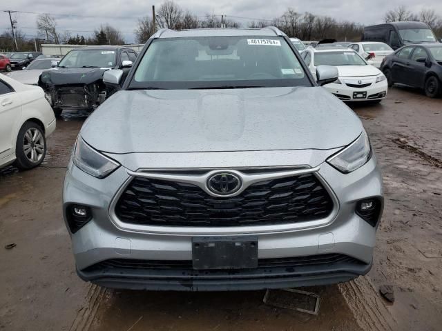 2021 Toyota Highlander XLE