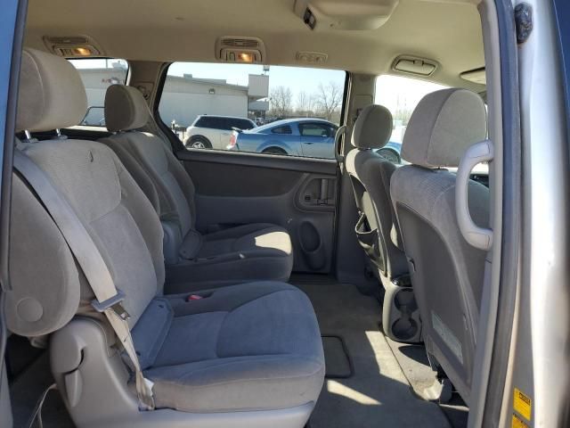 2005 Toyota Sienna CE