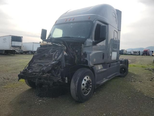 2018 Freightliner Cascadia 126