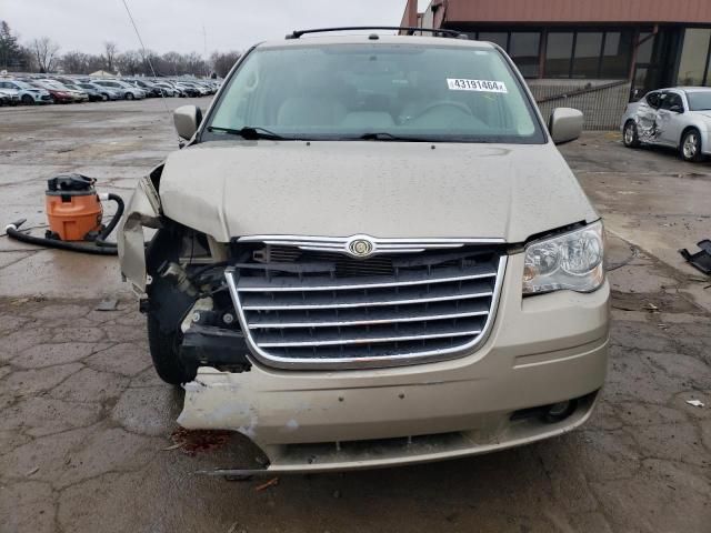 2009 Chrysler Town & Country Touring