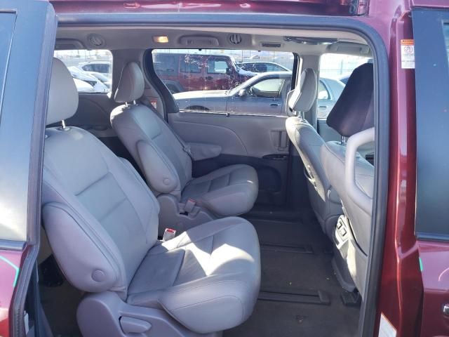 2018 Toyota Sienna XLE