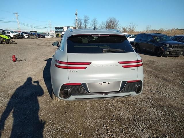 2023 Genesis GV70 Base