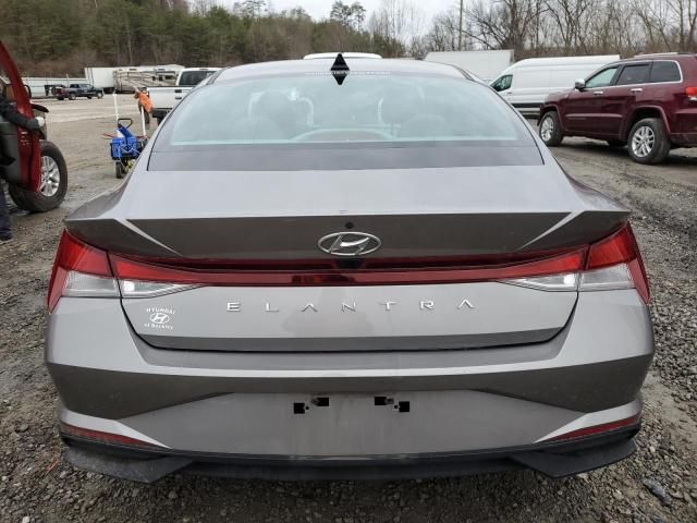 2022 Hyundai Elantra SE