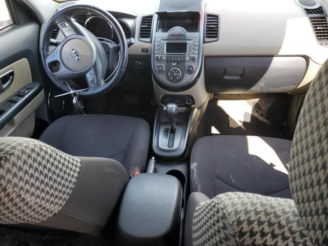 2010 KIA Soul +