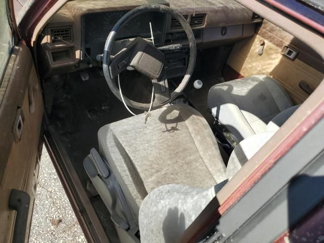 1985 Toyota Pickup Xtracab RN56 DLX