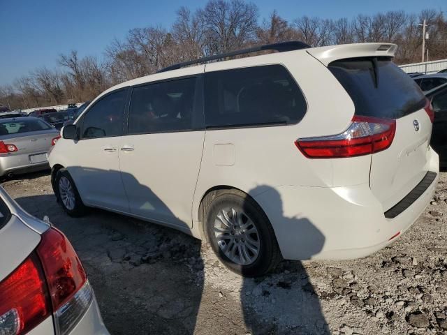 2017 Toyota Sienna XLE