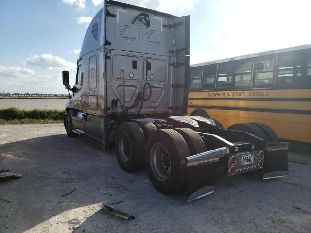 2016 Freightliner Cascadia 125