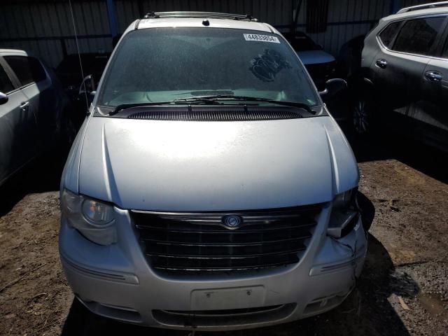 2005 Chrysler Town & Country Touring